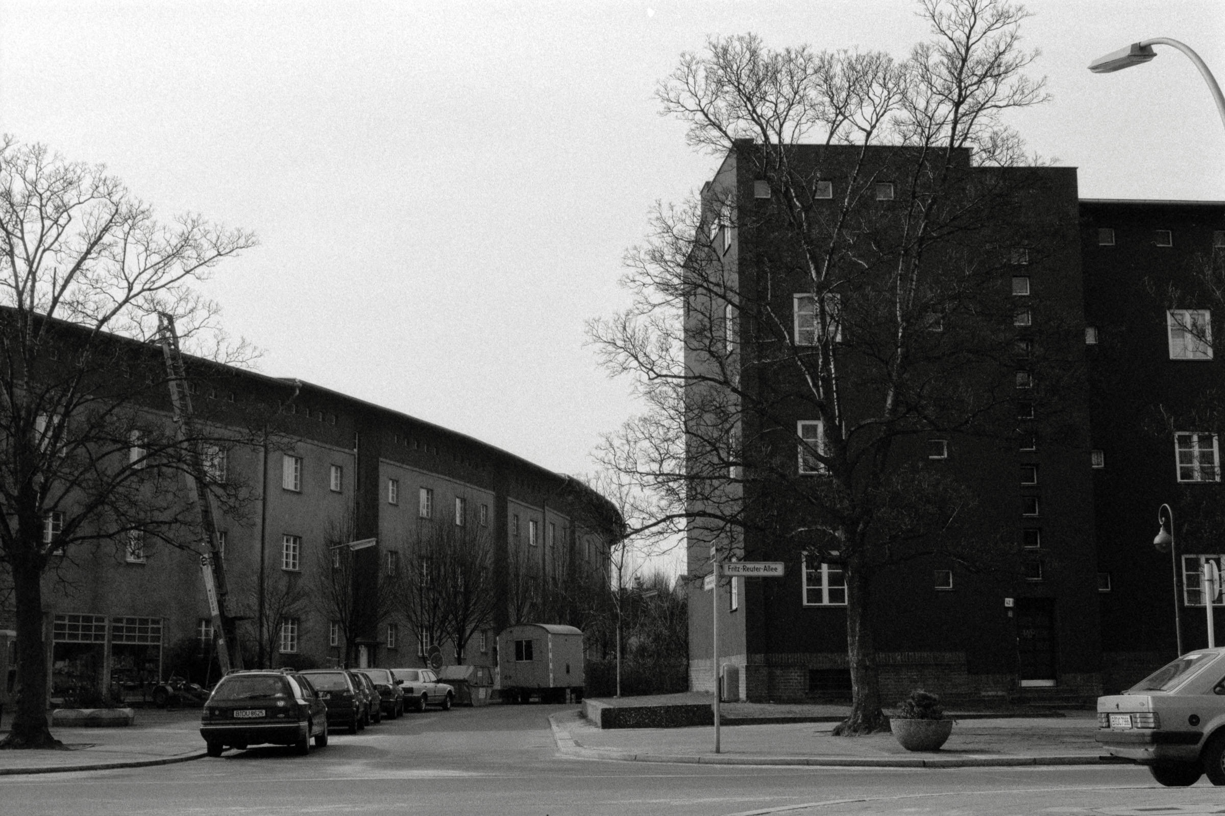 AHP F1993 03 007 sc240902 img08 NLP